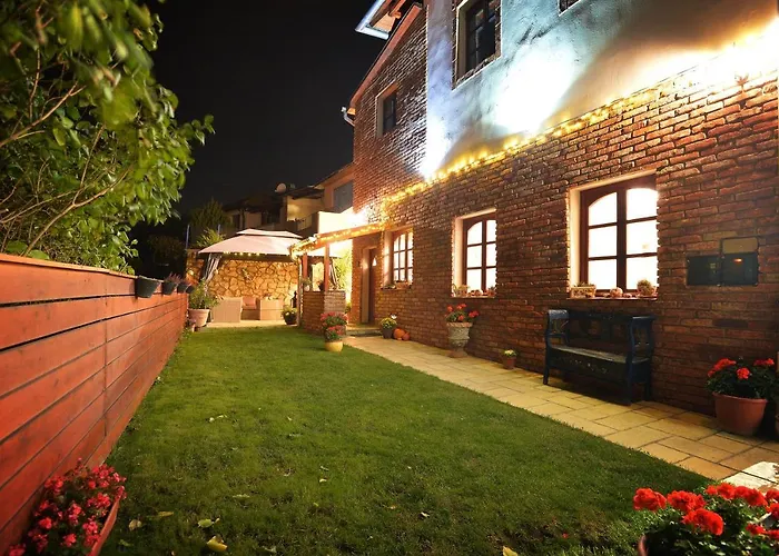 Janicsar Garden Apartment *