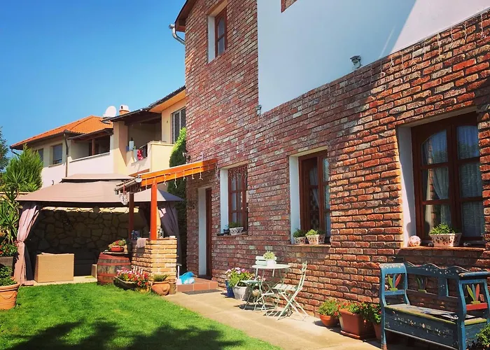 Janicsar Garden Apartment Erlau