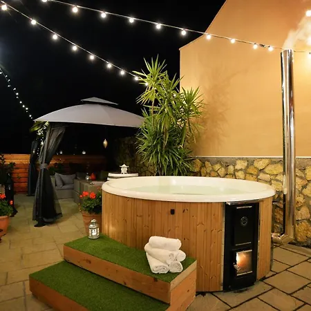 Apartamento Janicsar Garden Eger