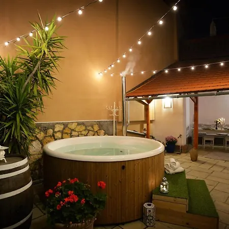 Apartamento Janicsar Garden Eger