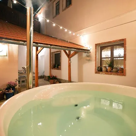 公寓 Janicsar Garden