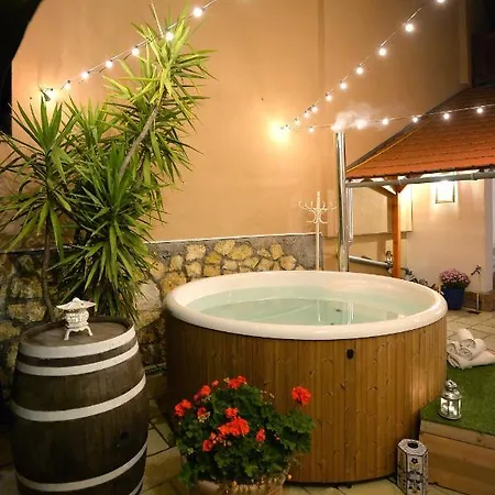 Janicsar Garden 埃格尔