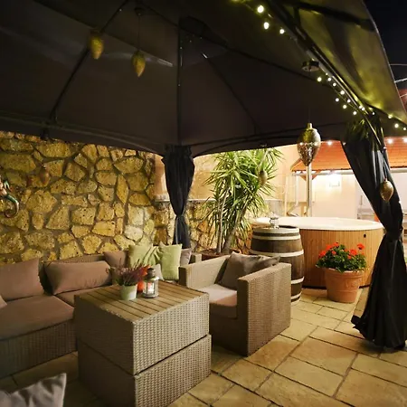 Apartamento Janicsar Garden