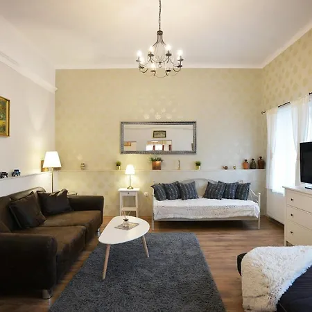 Apartamento Janicsar Garden *