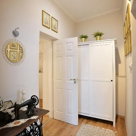Apartment Janicsar Garden Eger