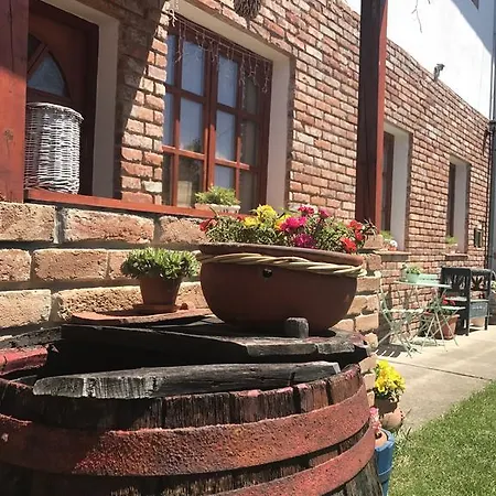 Janicsar Garden * Eger