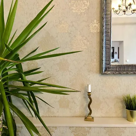 Janicsar Garden Apartment *