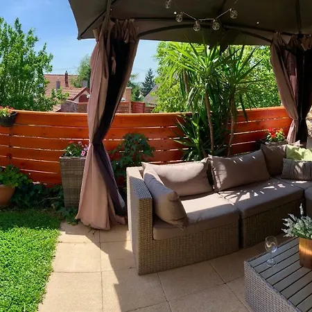 Janicsar Garden Apartment Eger