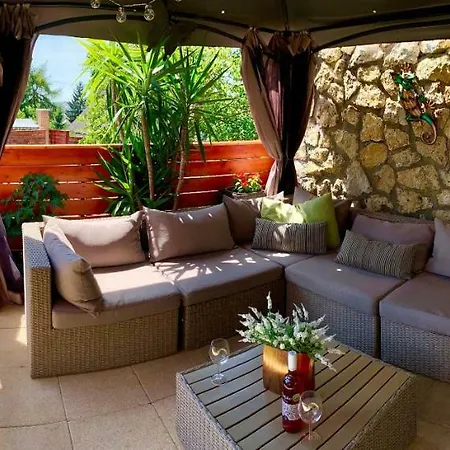 公寓 Janicsar Garden