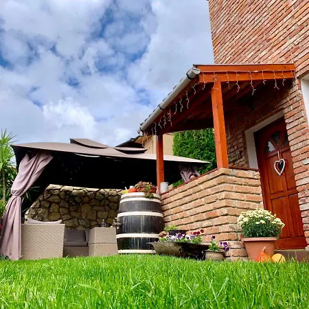 Janicsar Garden Apartment Eger